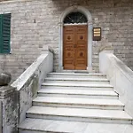 242 - Est - Sara Chiavari, 200metri Dal Mare Chiavari