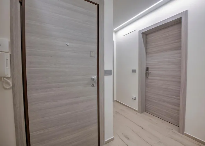 242 - Est - Sara Chiavari, 200metri Dal Mare Chiavari