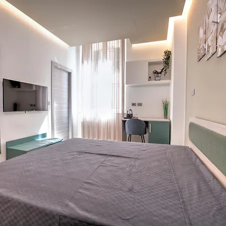 Homestay 242 - Est - Sara Chiavari, 200metri Dal Mare Chiavari